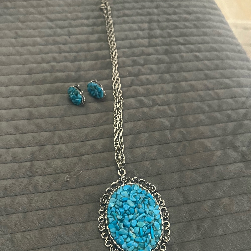 Silver-Tone Turquoise Chip Pendant Necklace with Matching Studs